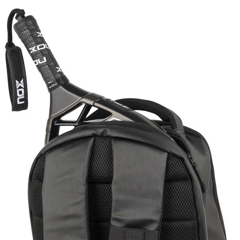 Mochila Nox Pro Negra Tu Complemento de Padel Perfecto.