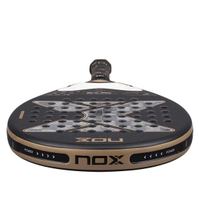 Pala Nox AT10 Luxury 18K Alum | Potencia y precisión