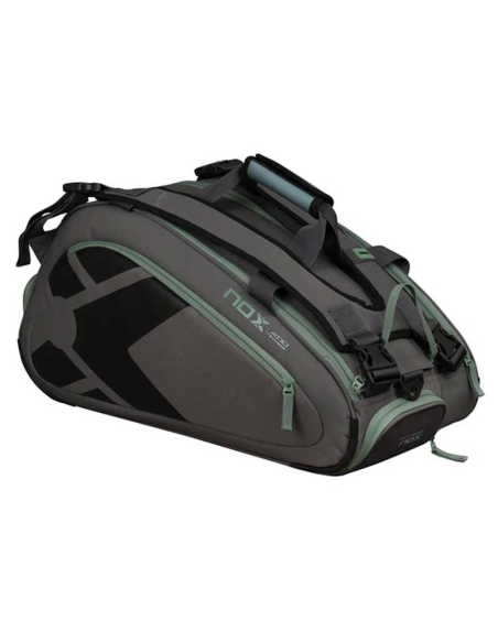 Paletero Nox AT10 Team Green, funcional y ligero, diseñado para acompañarte con estilo y practicidad en cada partido.