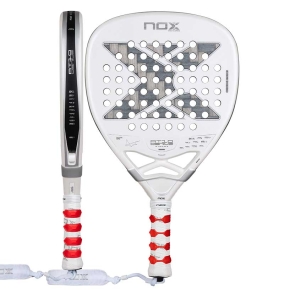 Pala Nox AT10 Genius Attack 12K Alum Xtrem, diseñada para jugadores profesionales que buscan potencia, agresividad .