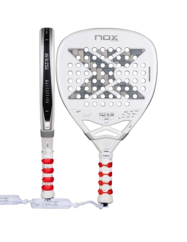Pala Nox AT10 Genius Attack 12K Alum Xtrem, diseñada para jugadores profesionales que buscan potencia, agresividad .